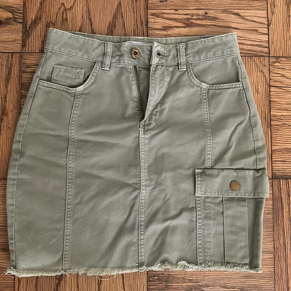 Army green Zara skirt - great condition!